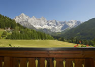 wunderbares Bergpanorama beim Blick von Balkon im Schaidlhof